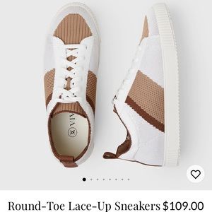 New in box Vivaia washable knit white and brown sneakers size10.5